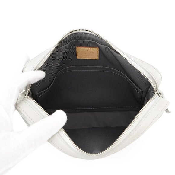LOUIS VUITTON Trio Messenger Damier Salt Gray - Picture 5 of 16